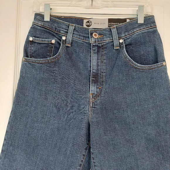 Levi's Silver Tab High Rise Mom Jean Size 28 - Picture 2 of 10